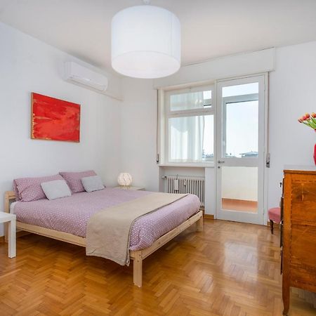 Udine Viale Venezia Huge Red Apartment Exterior foto